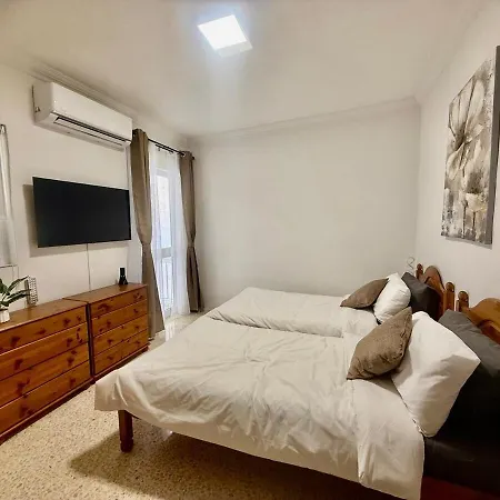 3 Bdr With Terrace 5 Min Walk To The *