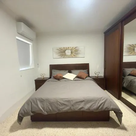3 Bdr With Terrace 5 Min Walk To The * 세인트폴스베이